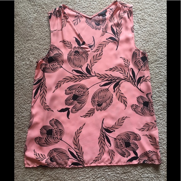 Ann Taylor Sleeveless V Neck Printed Shell - Picture 2 of 4